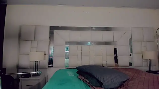  ChanellR  online show from 7, 3, 2026