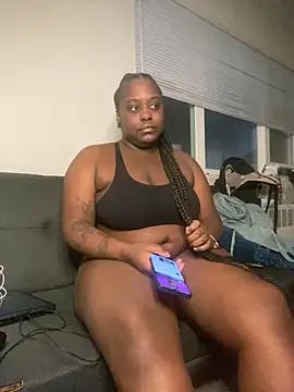 Snapshot of fantasygyal chatting on 4, 5, 2026 fantasygyal online show from 4, 5, 2026