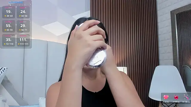 Julietasantos   online show from 6, 3, 2026