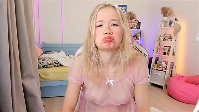 Snapshot of Lily_Young chatting on 29, 11, 2025 Lily Young online show from 29, 11, 2025