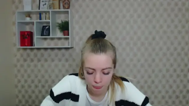 Snapshot of AliceFlirtt_ chatting on 20, 11, 2025 AliceFlirtt online show from 20, 11, 2025