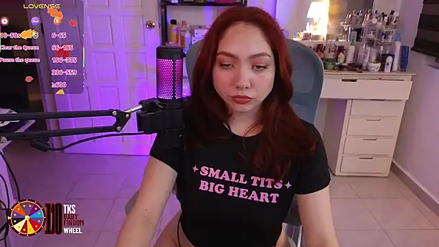 LilyVelvett online show from 11, 11, 2025