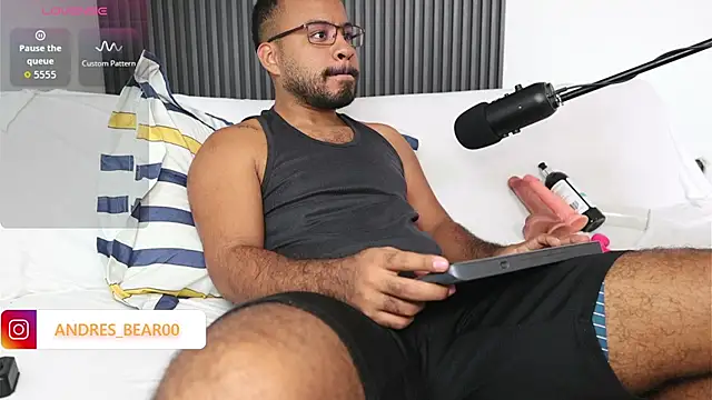 Little Bear00 online show from 11, 10, 2025