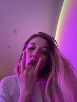 Dooubletroublee online show from 20, 1, 2025