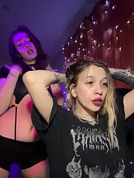 Dooubletroublee online show from 25, 1, 2025