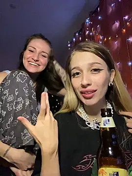 Dooubletroublee online show from 3, 2, 2025