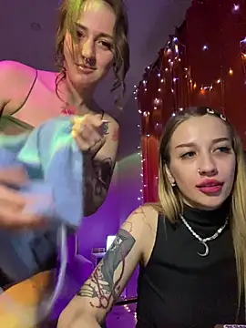 Dooubletroublee online show from 22, 3, 2025