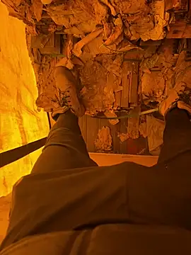 Snapshot of cussy007 chatting on 15, 12, 2025 cussy007 online show from 15, 12, 2025