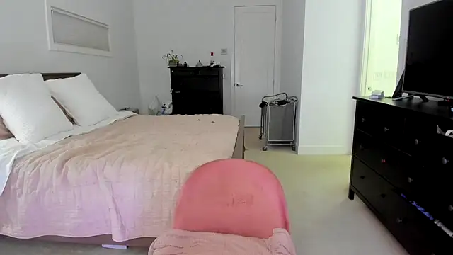 Kymmmy online show from 13, 2, 2025