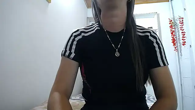 Luna girlhot  online show from 13, 4, 2026