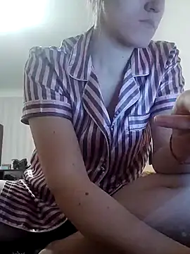 Snapshot of emeli_moon chatting on 1, 12, 2024 emeli moon online show from 1, 12, 2024