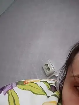 Snapshot of emeli_moon chatting on 6, 12, 2024 emeli moon online show from 6, 12, 2024