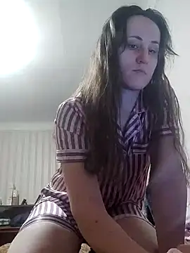 Snapshot of emeli_moon chatting on 1, 1, 2025 emeli moon online show from 1, 1, 2025