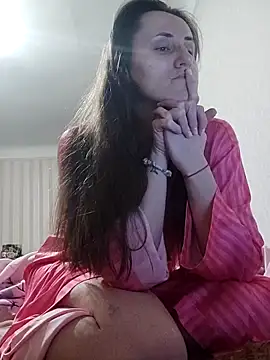 Snapshot of emeli_moon chatting on 8, 3, 2025 emeli moon online show from 8, 3, 2025