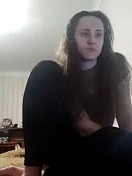 Snapshot of emeli_moon chatting on 11, 3, 2025 emeli moon online show from 11, 3, 2025