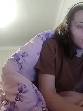 Snapshot of emeli_moon chatting on 21, 3, 2025 emeli moon online show from 21, 3, 2025