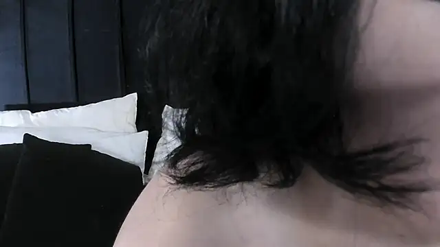 Adeelinee online show from 22, 3, 2025