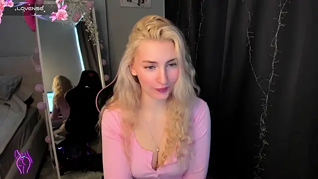 Snapshot of Kimmy_powell chatting on 3, 5, 2026 Kimmy powell online show from 3, 5, 2026