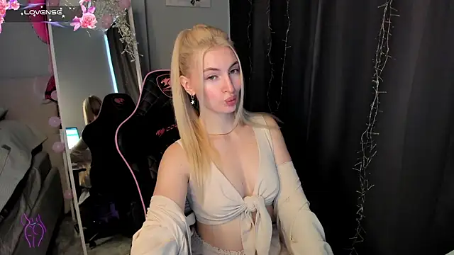 Snapshot of Kimmy_powell chatting on 5, 5, 2026 Kimmy powell online show from 5, 5, 2026