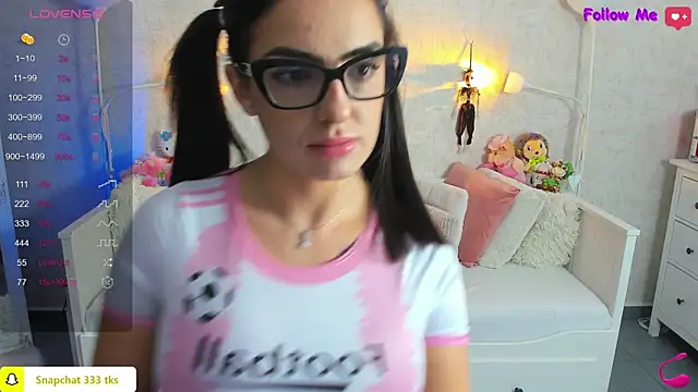 Snapshot of LindsayDeee chatting on 22, 10, 2025 LindsayDeee online show from 22, 10, 2025