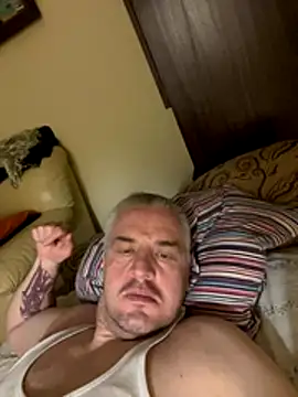 Snapshot of Evolite123 chatting on 15, 11, 2025 Evolite123 online show from 15, 11, 2025