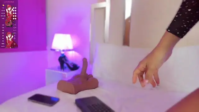 Snapshot of lauramartin1 chatting on 21, 3, 2025 lauramartin1 online show from 21, 3, 2025