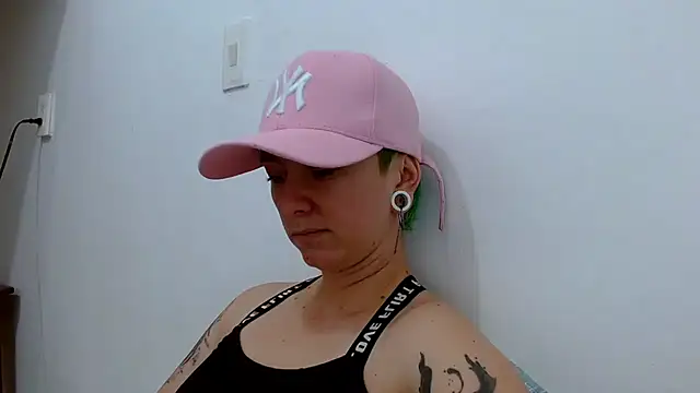 Snapshot of tomboyblue chatting on 9, 2, 2026 tomboyblue online show from 9, 2, 2026