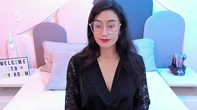 SophieGomez22 online show from 3, 3, 2025