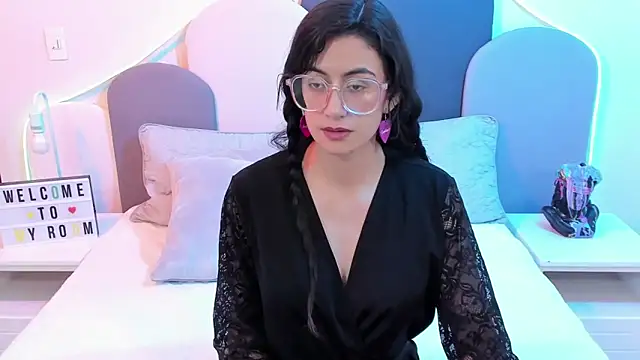 SophieGomez22 online show from 3, 3, 2025