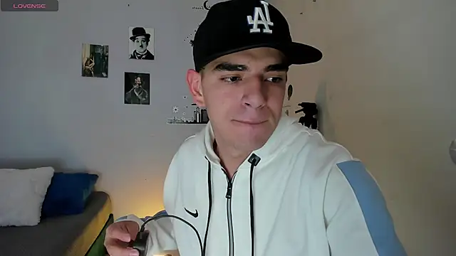 Snapshot of Ares_Johnson chatting on 27, 12, 2024 Ares Johnson online show from 27, 12, 2024