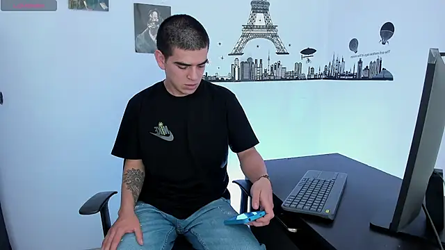 Snapshot of Ares_Johnson chatting on 10, 1, 2025 Ares Johnson online show from 10, 1, 2025
