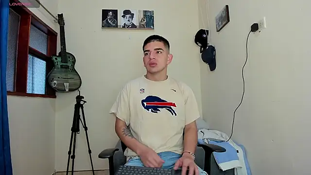 Snapshot of Ares_Johnson chatting on 28, 1, 2025 Ares Johnson online show from 28, 1, 2025