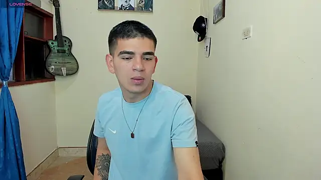 Snapshot of Ares_Johnson chatting on 1, 2, 2025 Ares Johnson online show from 1, 2, 2025