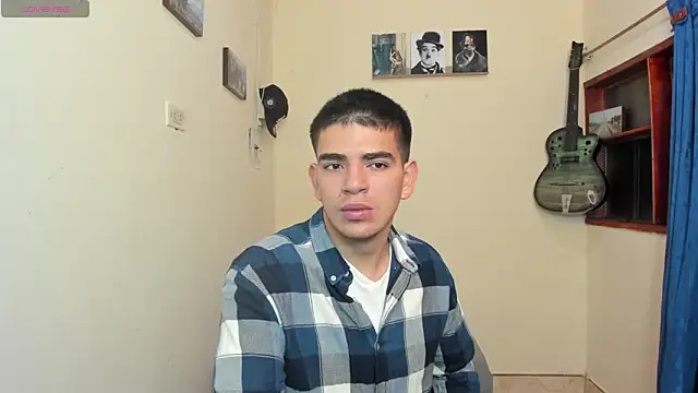 Snapshot of Ares_Johnson chatting on 4, 2, 2025 Ares Johnson online show from 4, 2, 2025