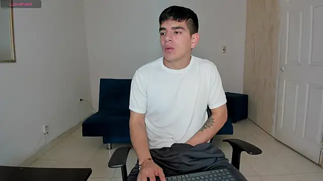 Snapshot of Ares_Johnson chatting on 19, 9, 2025 Ares Johnson online show from 19, 9, 2025