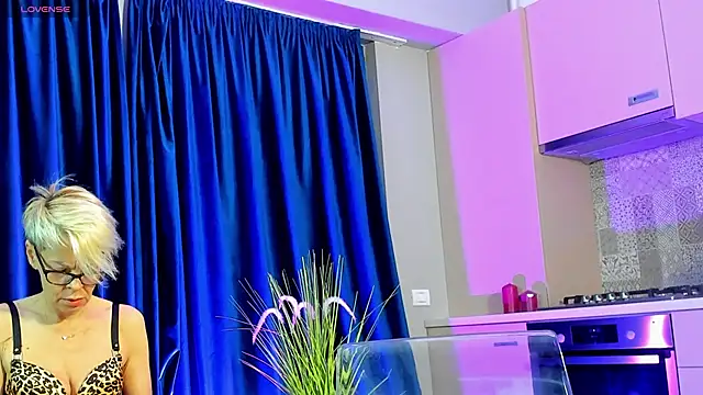 RosaCatalleya online show from 6, 10, 2025