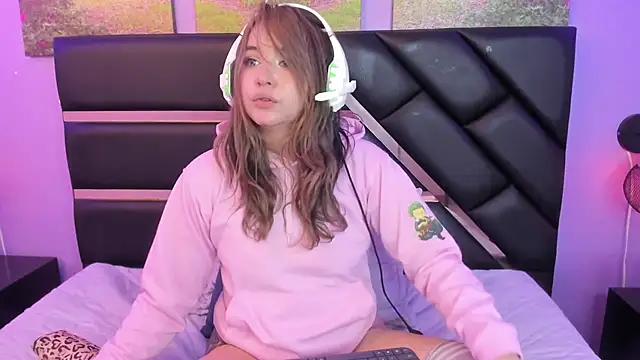 Snapshot of Annie_mone chatting on 20, 3, 2025 Annie mone online show from 20, 3, 2025