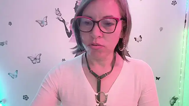 Lady breaks hearts online show from 25, 3, 2026