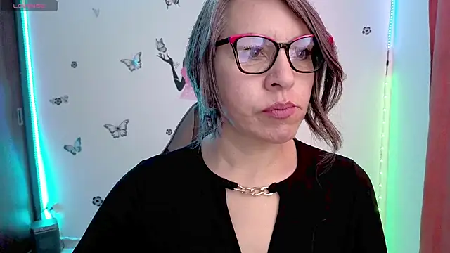 Lady breaks hearts online show from 21, 7, 2026