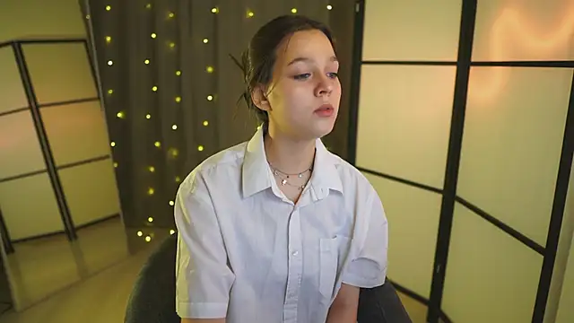 Addelin Moon online show from 19, 2, 2025