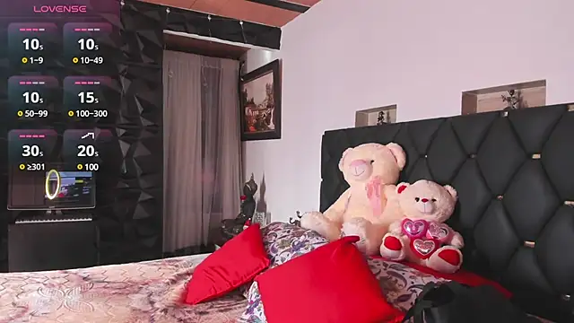 Snapshot of charlottemeyerr chatting on 12, 12, 2024 charlottemeyerr online show from 12, 12, 2024