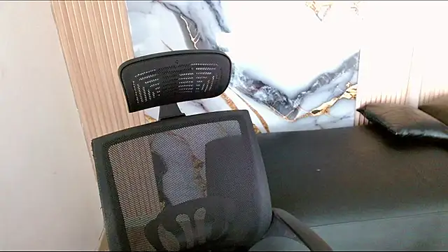 Dollbehavior  online show from 22, 10, 2025