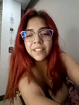 Snapshot of Rousse_Collinss chatting on 5, 1, 2025 Rousse Collinss online show from 5, 1, 2025