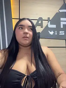 Snapshot of little_lissiee chatting on 2, 5, 2026 little lissiee online show from 2, 5, 2026