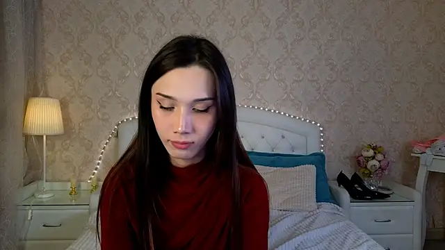 Kaia Sunshine Mia online show from 9, 11, 2025