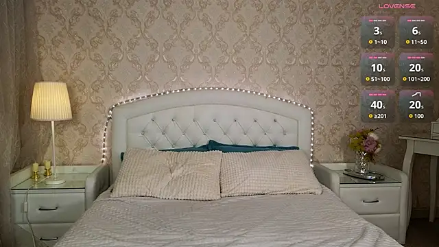 Kaia Sunshine Mia online show from 27, 11, 2025