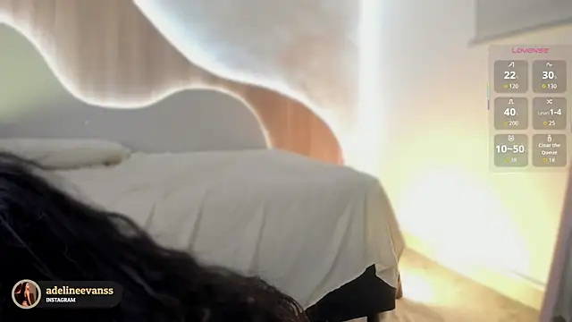 AdelineEvanss online show from 24, 10, 2025