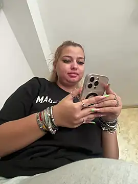 AllysonK online show from 17, 7, 2026