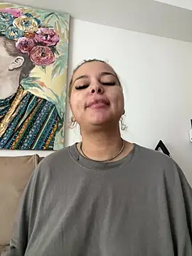 AllysonK online show from 19, 7, 2026