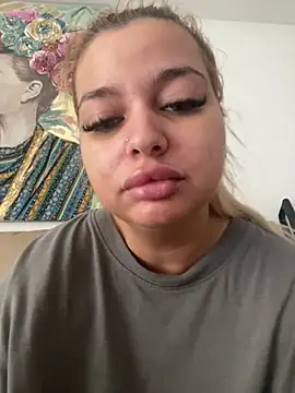 AllysonK online show from 28, 7, 2026